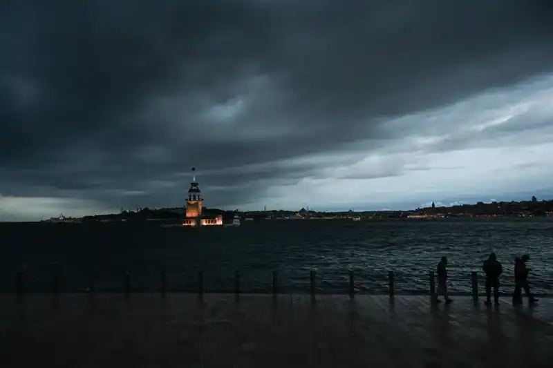 İstanbul'da Yoğun Kar Yağışı Uyarısı: 19 İlçeyi Etkisi Altına Alacak