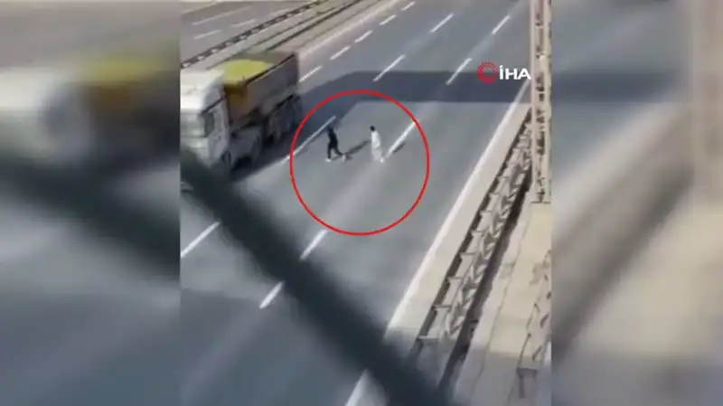 Tehlikeli Seyahatin Görüntüleri: Yolculukta Neler Oluyor?