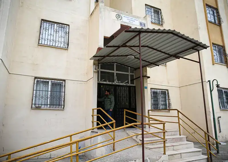 Asansördeki Şok Olay: Çatı Güvenlikleri Hırsızların Hedefi Oldu!