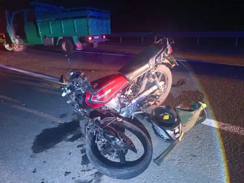 Kuzenlerin Feci Kazası: Kamyonet Motosikletle Çarpıştı, Hayatlarını Kaybettiler